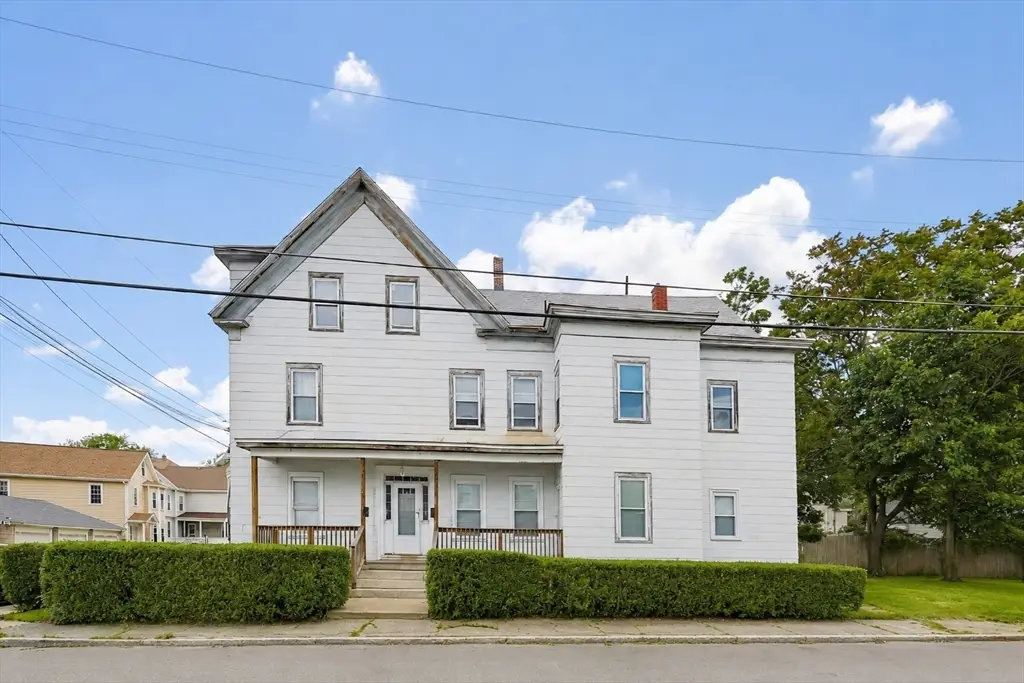 35 Oak St, Lowell, MA 01852 - #1