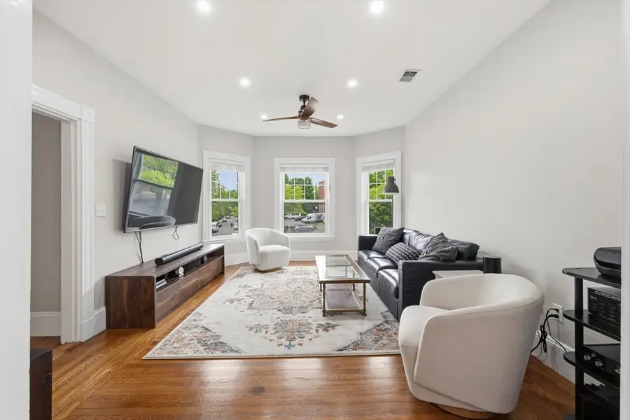 36-38 Florence St #38, Boston, MA 02131 - #3