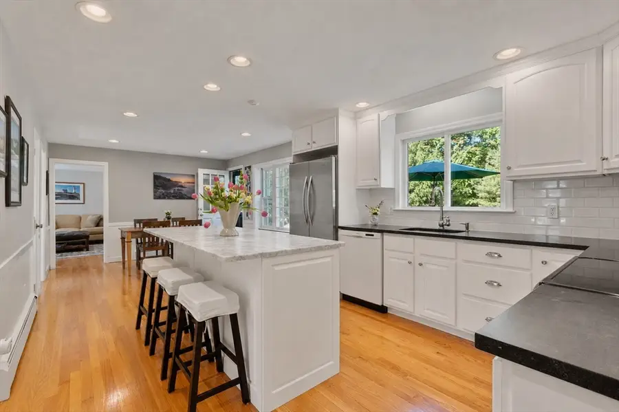 19 Lincoln Dr, Acton, MA 01720 - #3