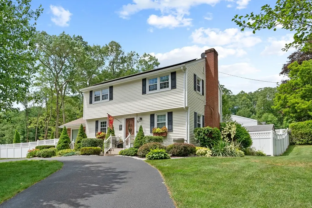 27 Linwood Dr, Wilbraham, MA 01095 - #1