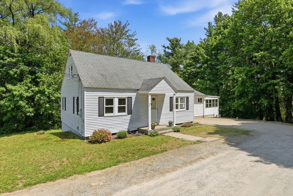 572 Massachusetts Ave, Lunenburg, MA 01462 - #1