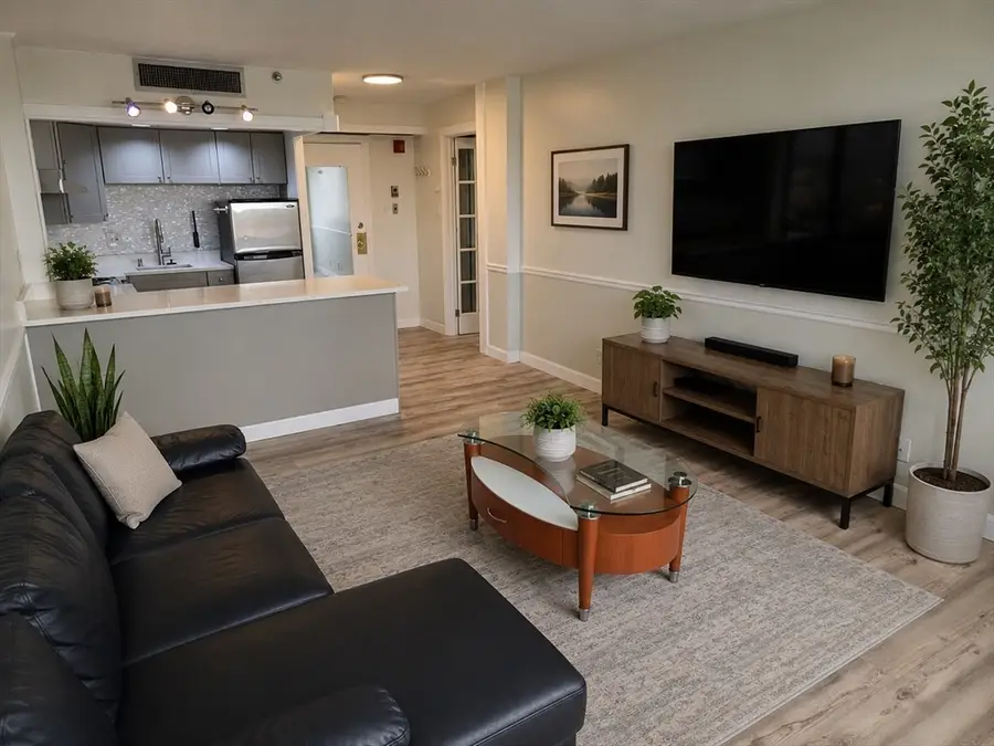 70 Southbridge St #811, Worcester, MA 01608 - #3