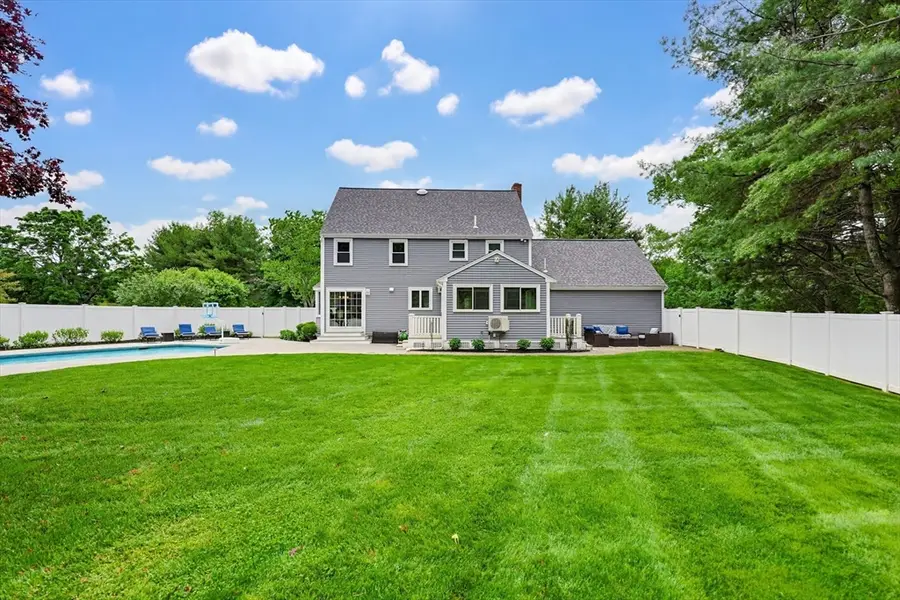 22 Diane Dr, Medway, MA 02053 - #2