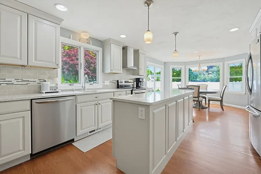 22 Diane Dr, Medway, MA 02053 - #3