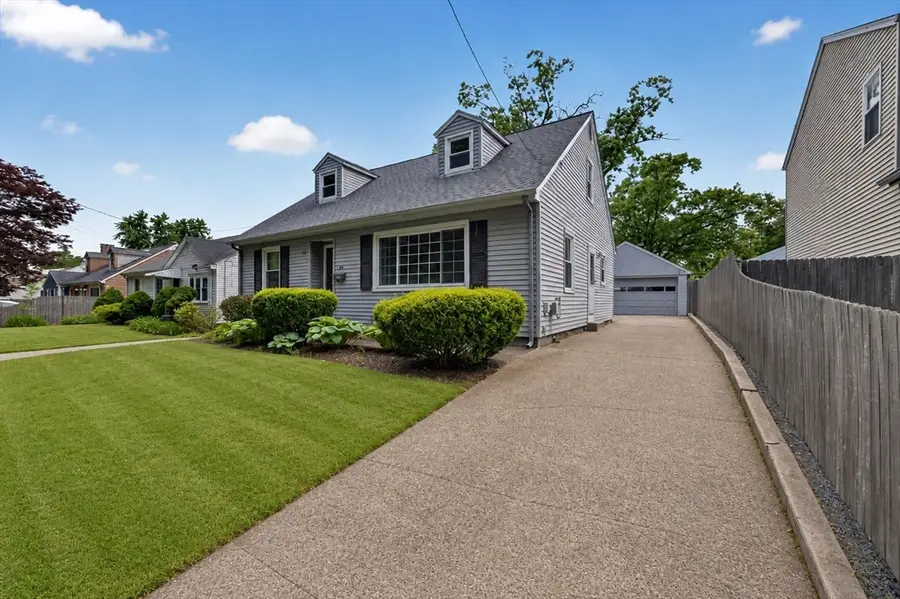 82 Parkside Avenue, Pawtucket, RI 02861 - #2