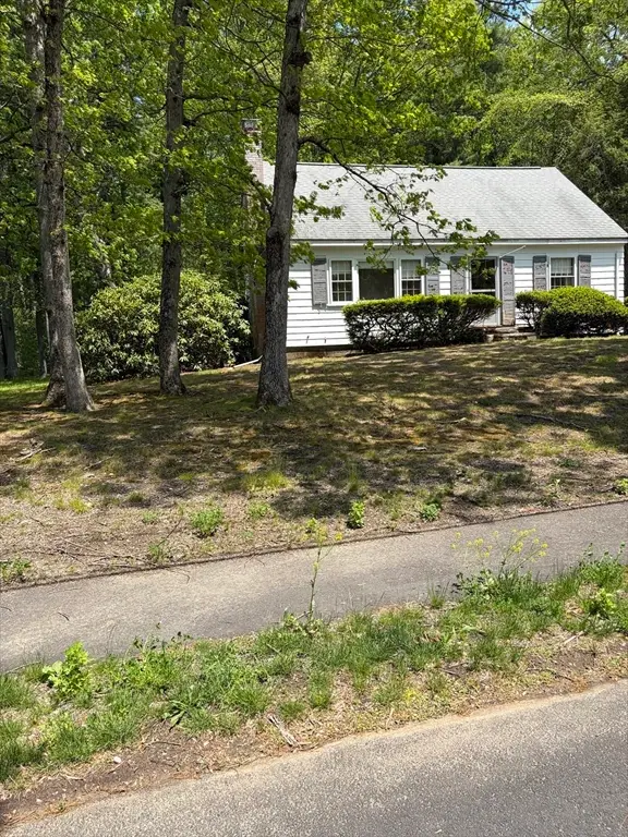 49 Alton St, Walpole, MA 02081