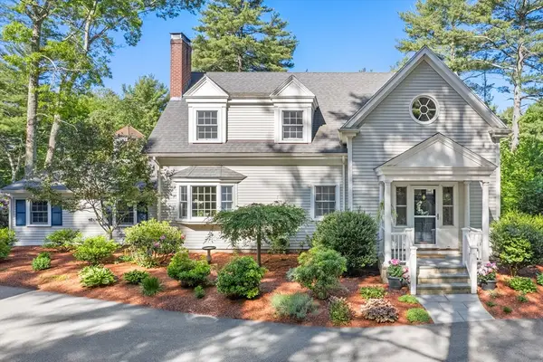 2 Woodridge Rd, Dover, MA 02030