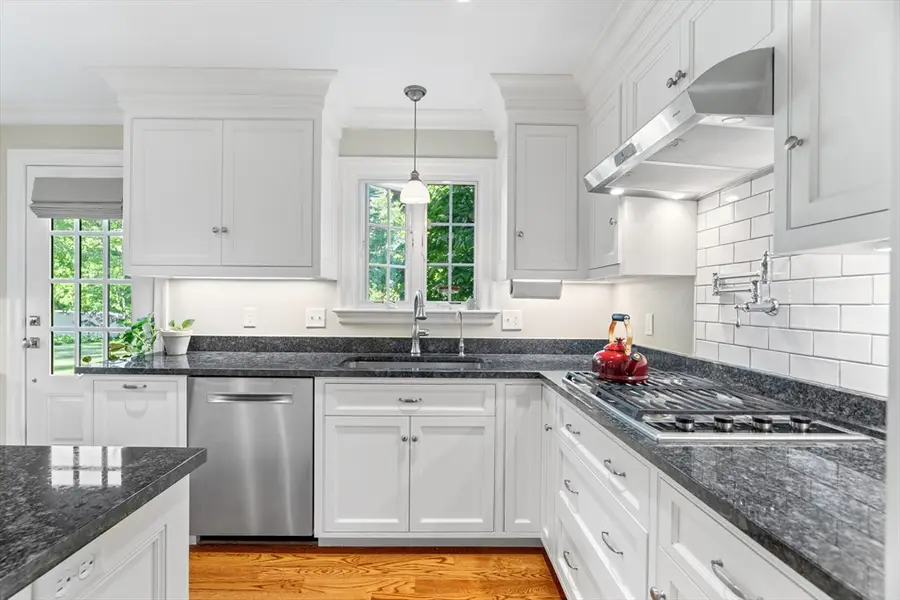 2 Woodridge Rd, Dover, MA 02030 - #3