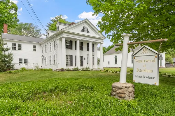 19 N Main St, Petersham, MA 01366