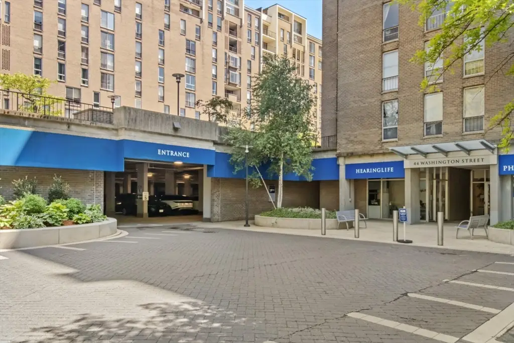 44 Washington St #1113, Brookline, MA 02446 - #1