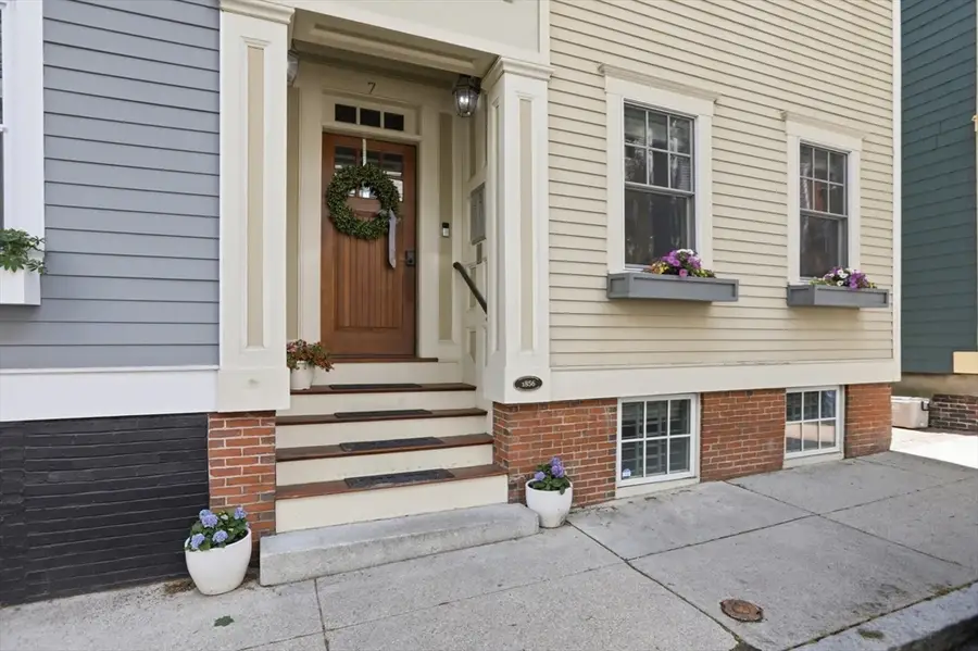 7 Mystic St. #1, Boston, MA 02129 - #3