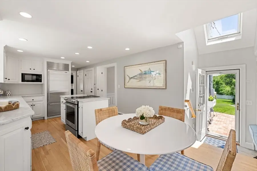 37 Salisbury Dr, Westwood, MA 02090 - #3