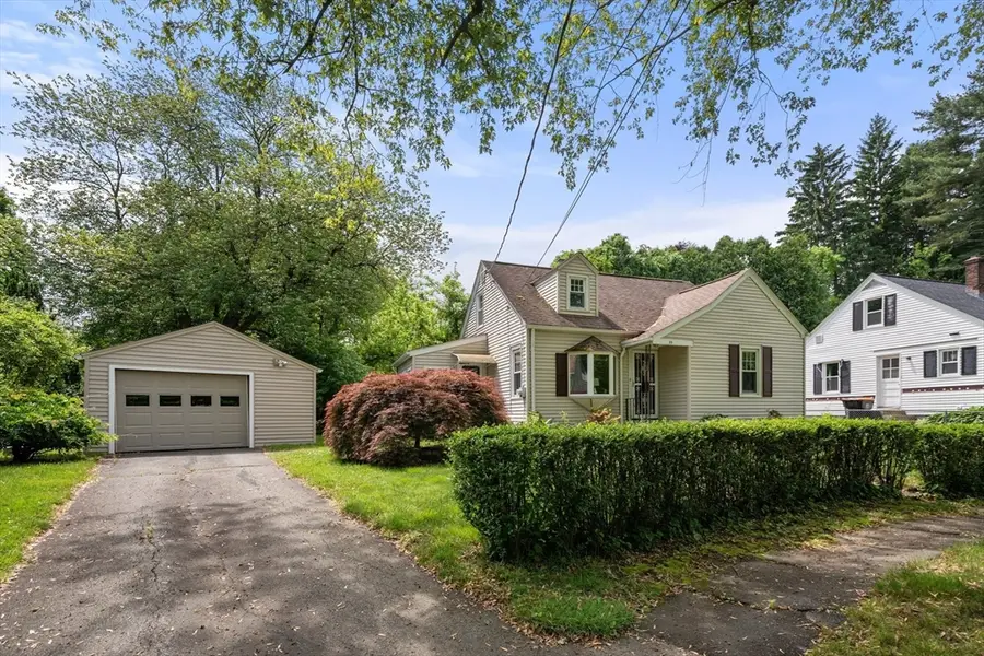35 Queen Cir, South Hadley, MA 01075 - #2