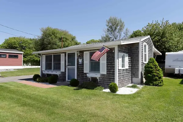 35 Point St, Fairhaven, MA 02719