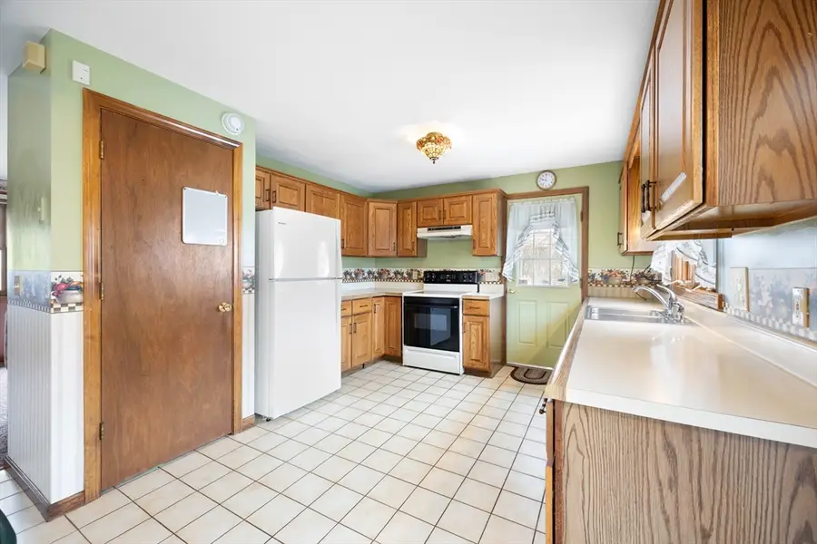 73 Gardner Rd, Chicopee, MA 01013 - #3