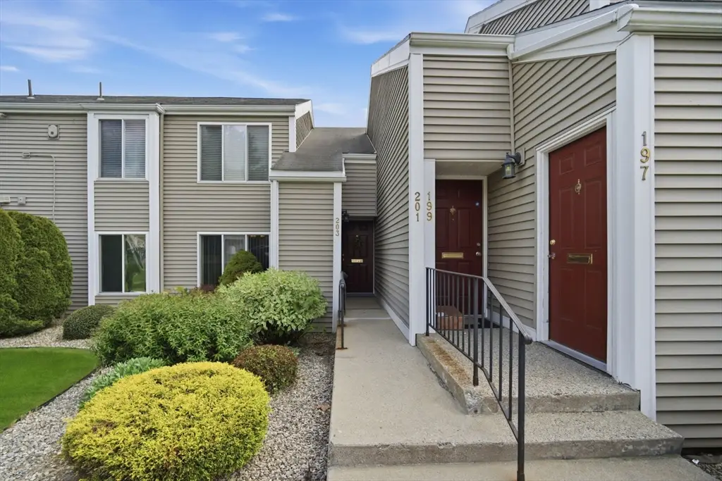 201 Nassau Dr #201, Springfield, MA 01129 - #1