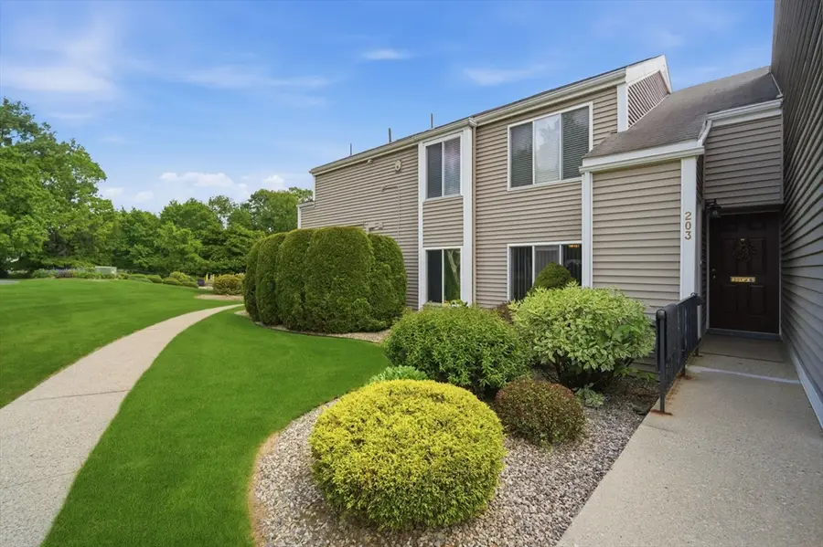 201 Nassau Dr #201, Springfield, MA 01129 - #2