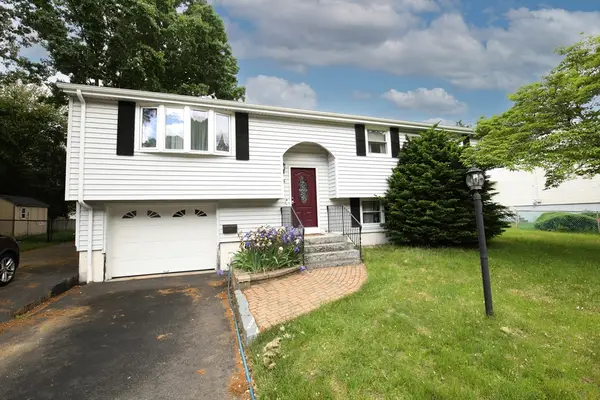 18 Hollis St, Randolph, MA 02368