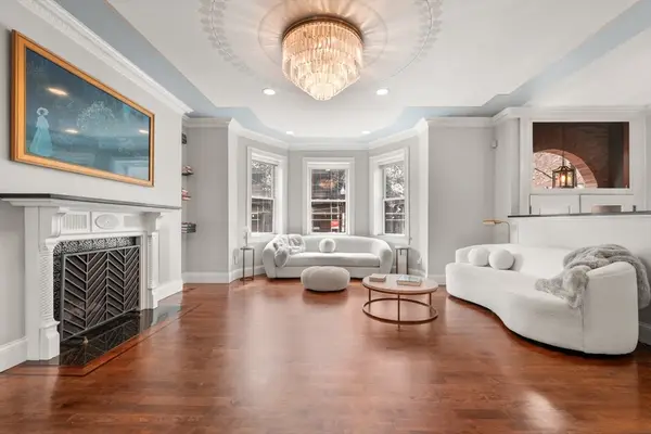 61 Saint Botolph St #61, Boston, MA 02116