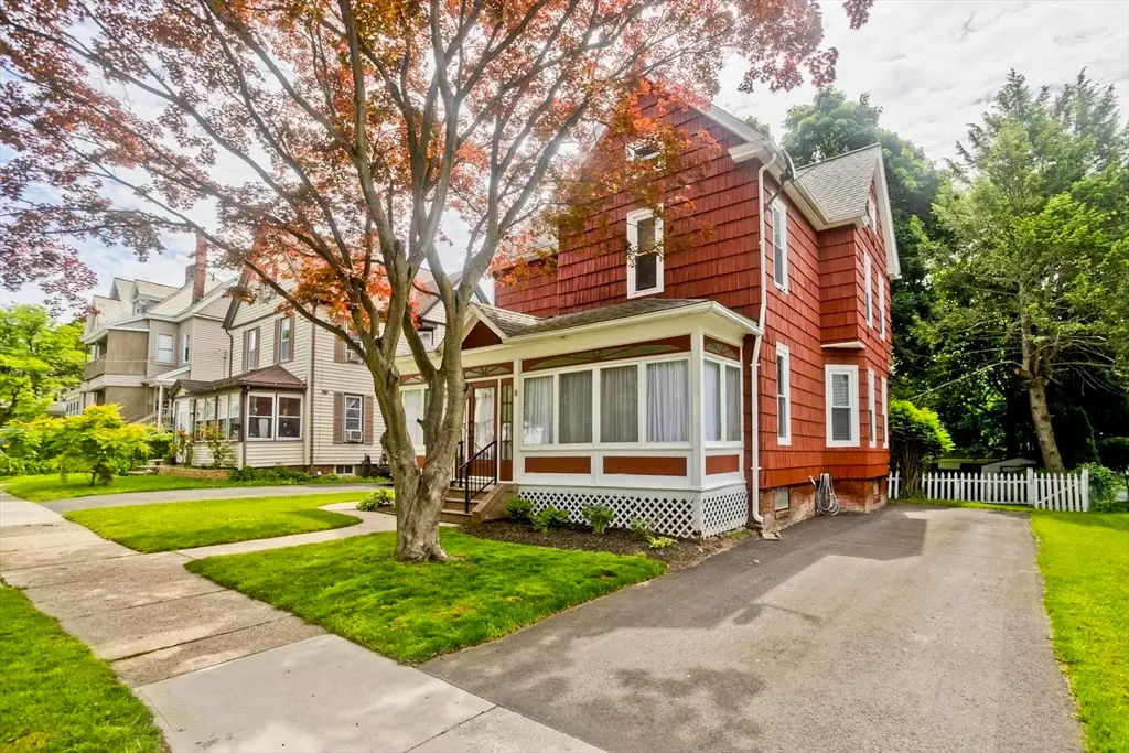 86 Sycamore St, Holyoke, MA 01040 - #1