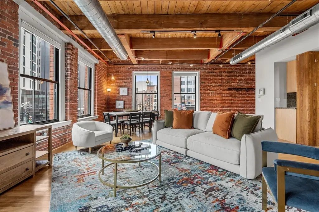 9 W Broadway #301, Boston, MA 02127 - #1