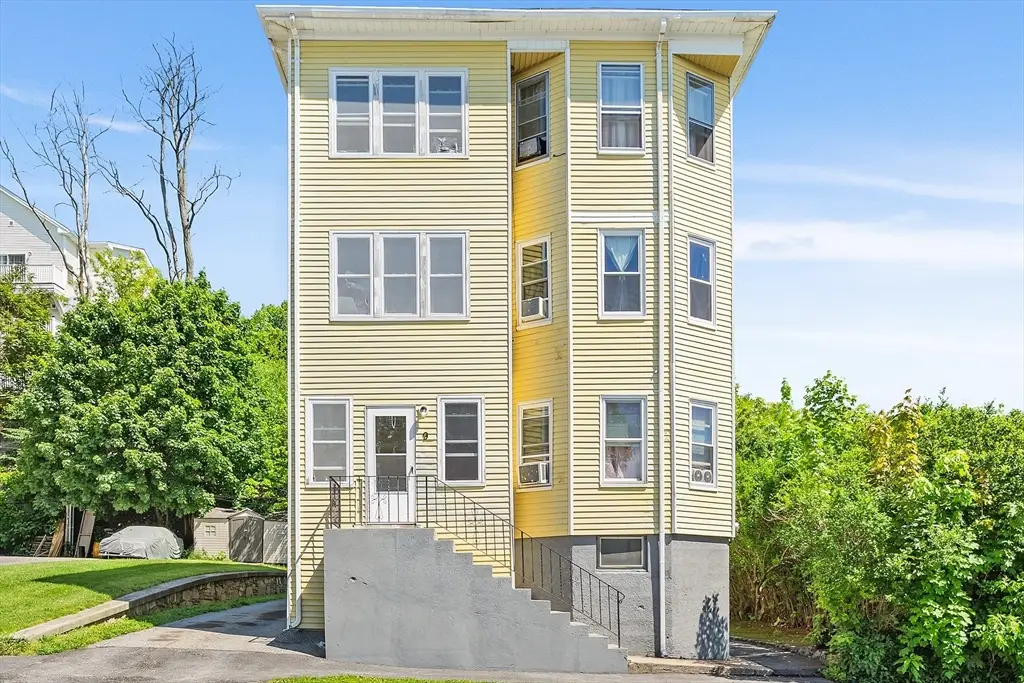 9 Caprera Rd, Worcester, MA 01604 - #1