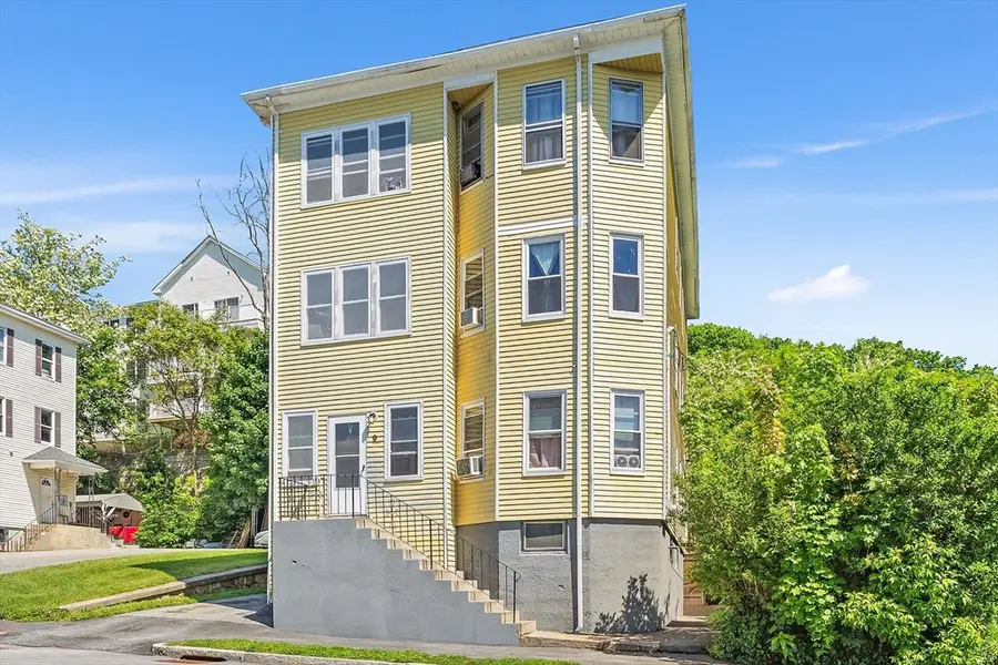 9 Caprera Rd, Worcester, MA 01604 - #2