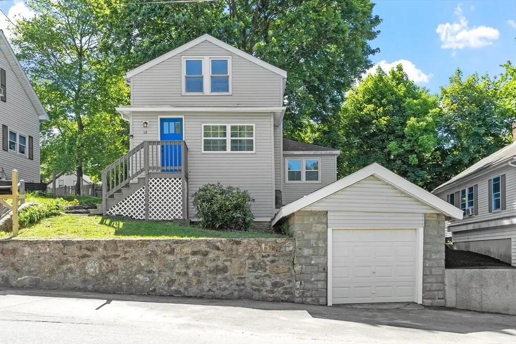 12 Shore Dr, Auburn, MA 01501 - #1