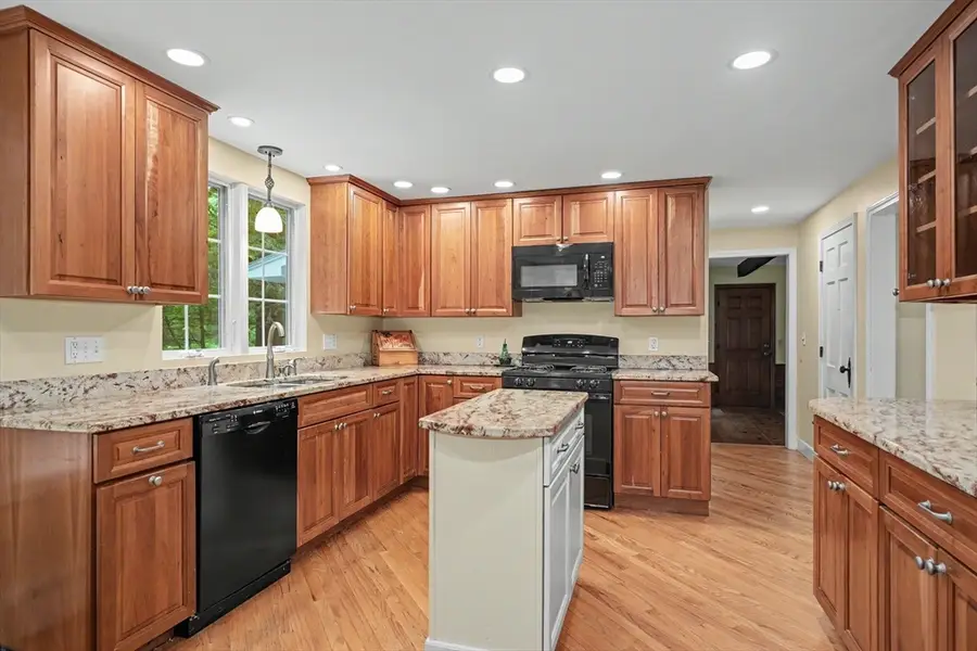 42 Cherlyn Dr, Northborough, MA 01532 - #3