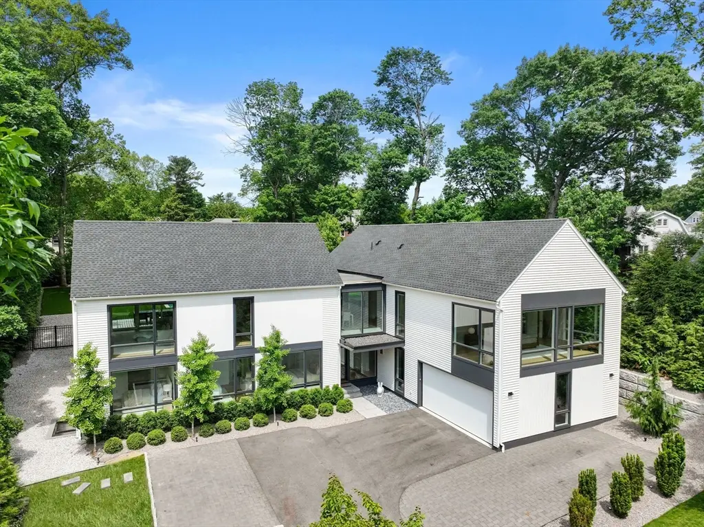 21 White Oak Rd, Waban, MA 02468 - #1