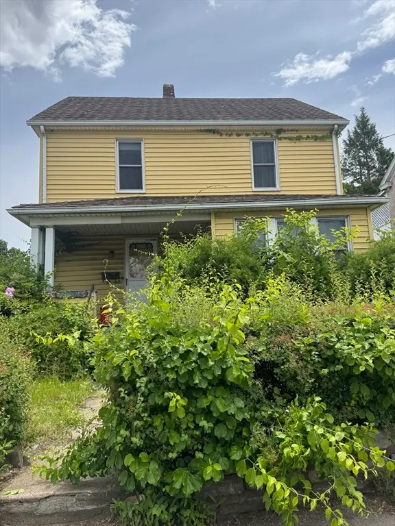 220 South St, Holyoke, MA 01040 - #1