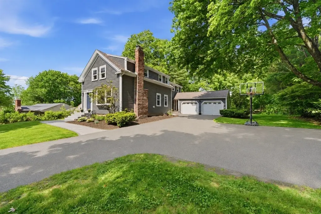 24 Worcester St, Grafton, MA 01519 - #1