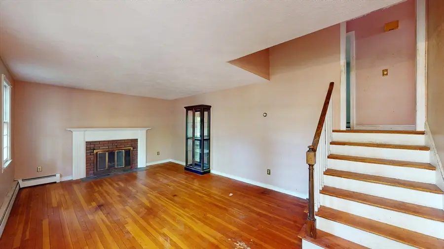 85 Fox Hill Dr, Bridgewater, MA 02324 - #3