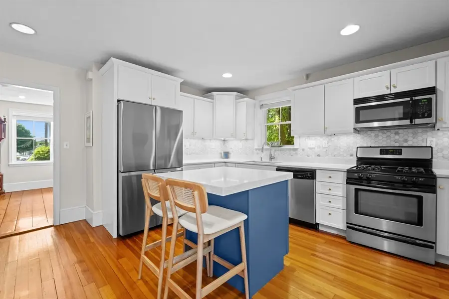 73 Pleasant St #73, Milton, MA 02186 - #3