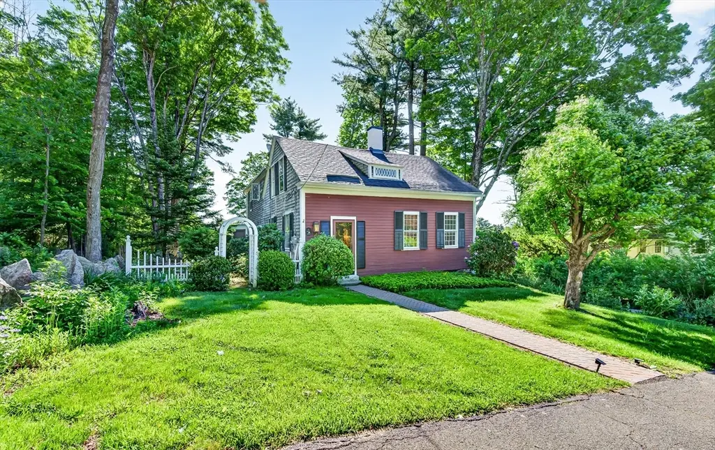 17 S Main St, Petersham, MA 01366 - #1