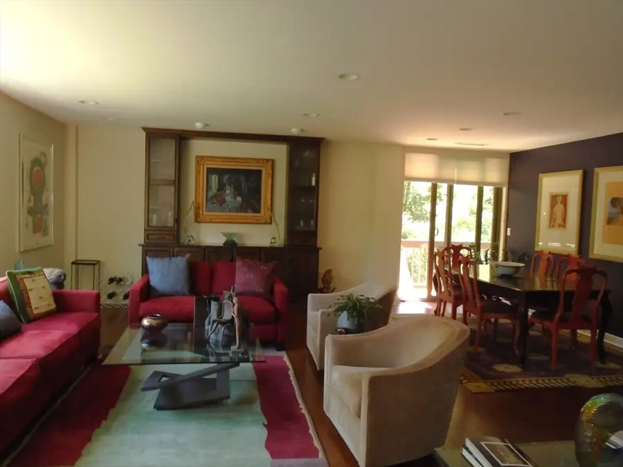 210 Nahanton #407, Newton, MA 02459 - #3