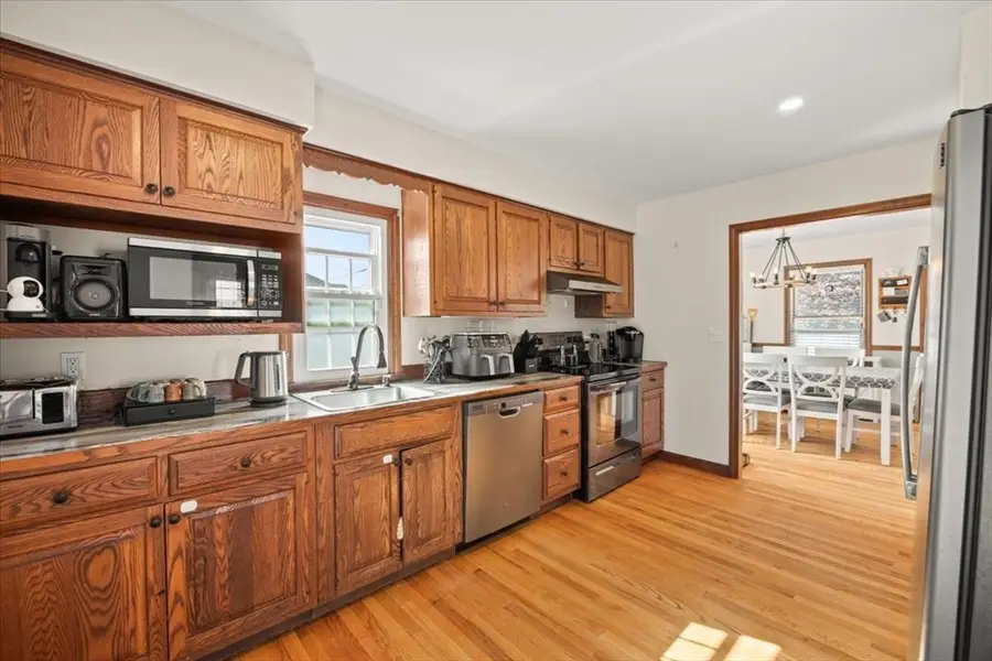43 Tucker St, Fall River, MA 02724 - #3