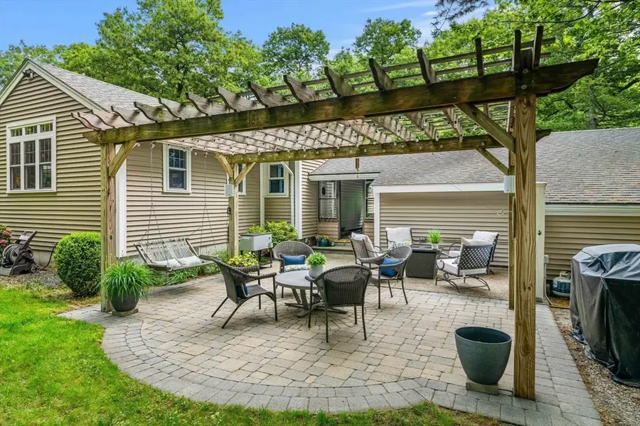 18 Gleason Rd, Reading, MA 01867 - #3