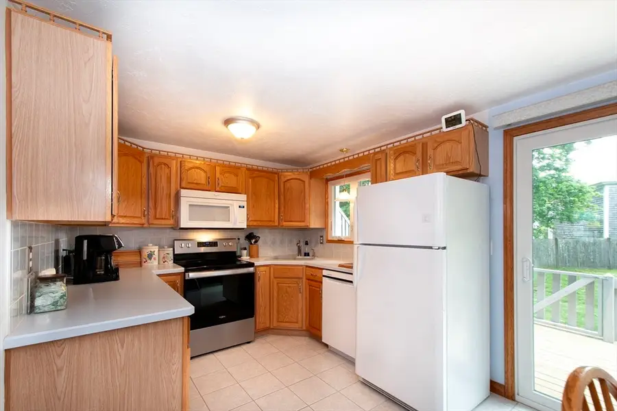 20 Cleverly St #A4, Abington, MA 02351 - #3