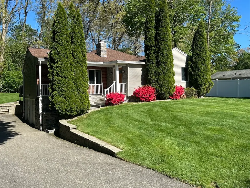 17 Pioneer Drive, Longmeadow, MA 01106 - #1