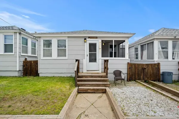 14 Vermont St #B, Salisbury, MA 01952