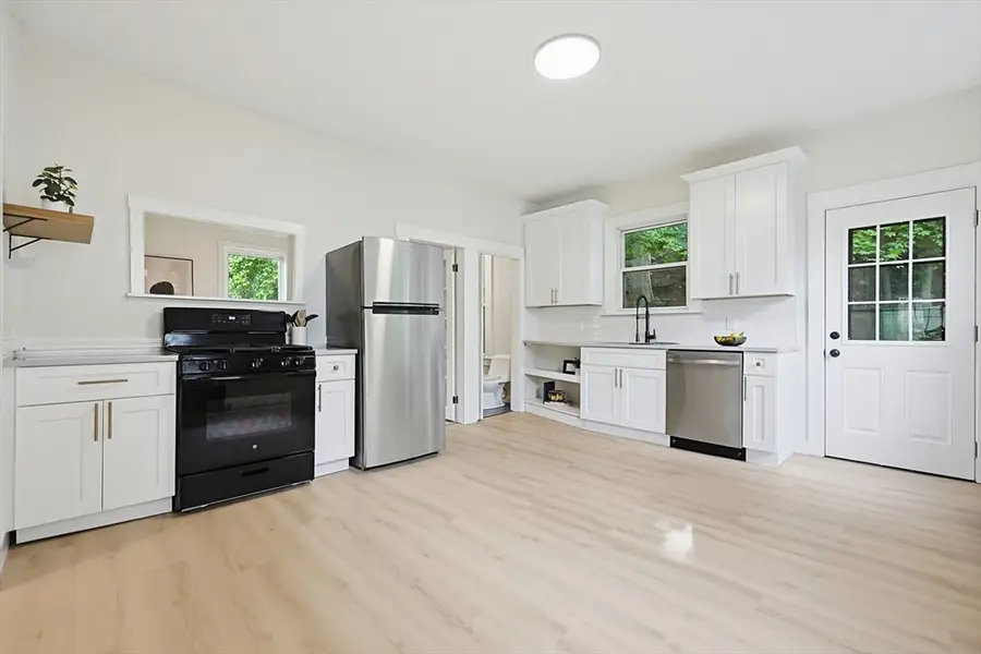 6 Walker Ct, Southbridge, MA 01550 - #3