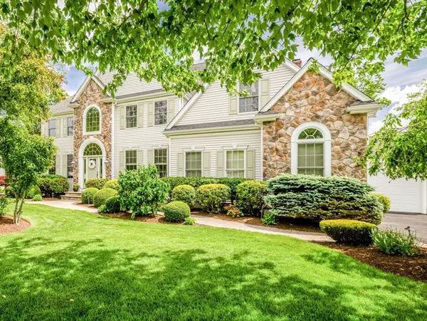 42 Coach Rd, North Attleboro, MA 02760