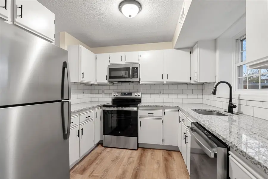 367 Aiken Ave #8, Lowell, MA 01850 - #3