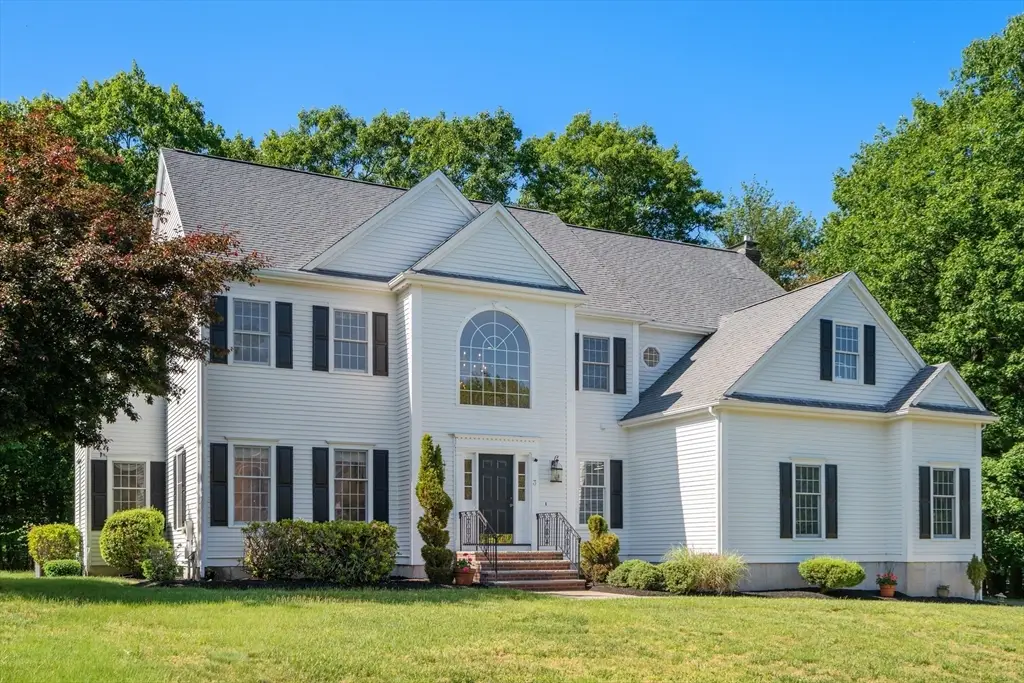 3 Cardinal Dr, Westwood, MA 02090 - #1