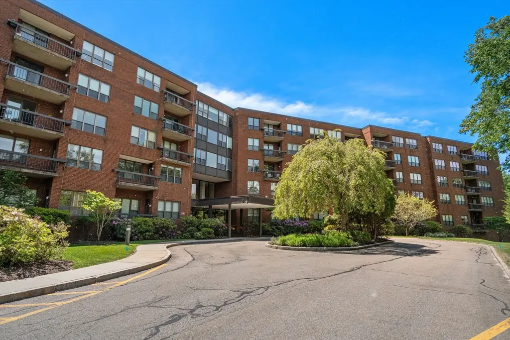 210 Nahanton St #219, Newton, MA 02459 - #1