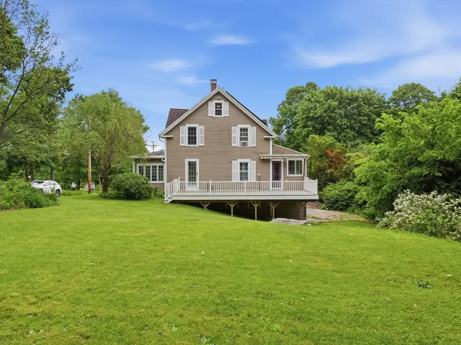 98 Walnut St, North Brookfield, MA 01535 - #3