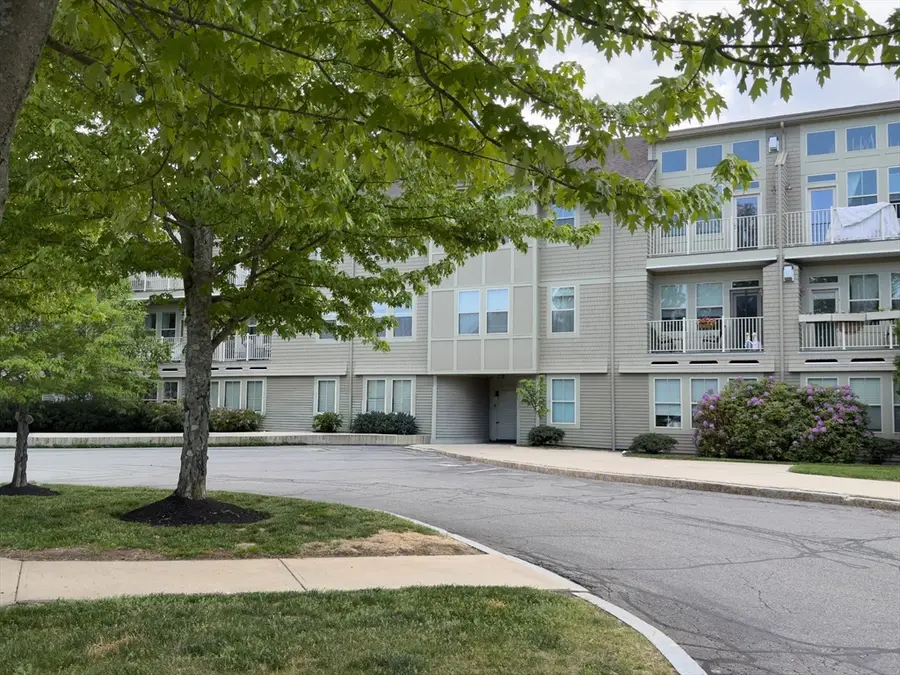 4 Harvest Dr #201, North Andover, MA 01845 - #2
