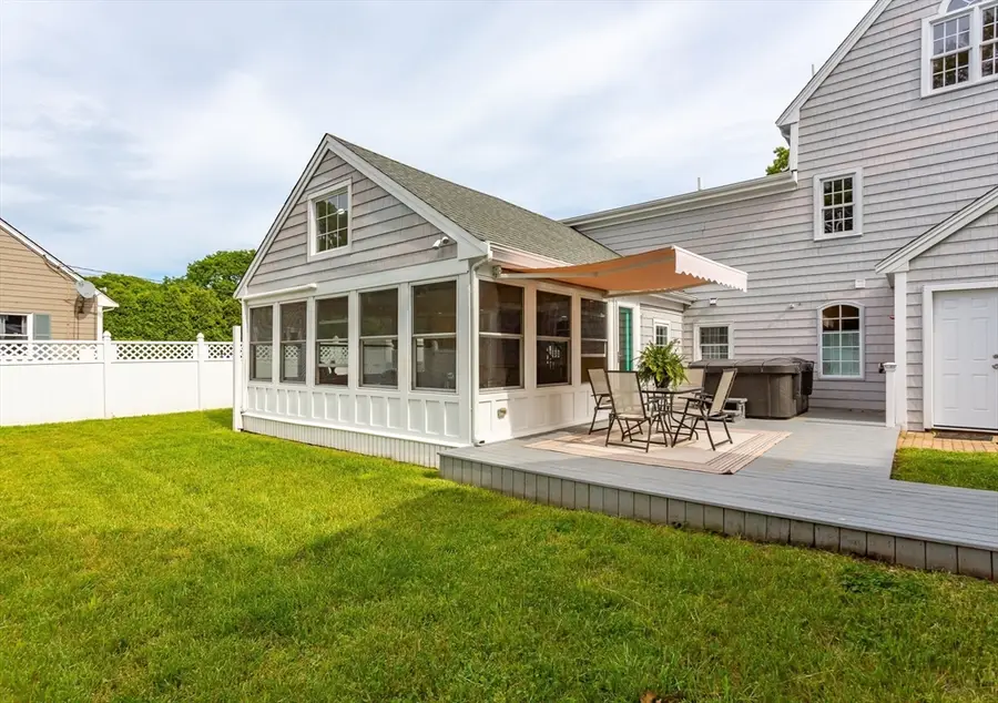 28 Winona Ave, Fairhaven, MA 02719 - #3