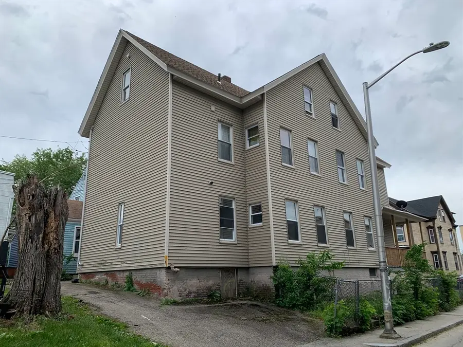 128 Austin St, Worcester, MA 01609 - #3